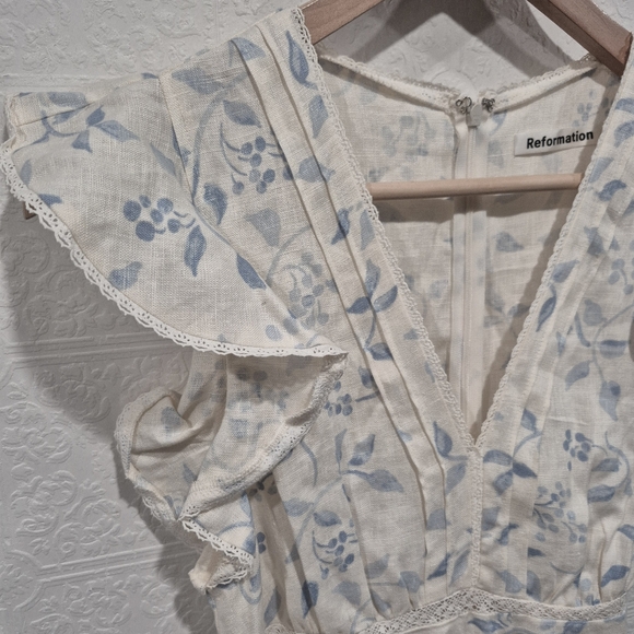 Reformation Lili Linen Floral Ruffle Sleeve Dress - Picture 5 of 14